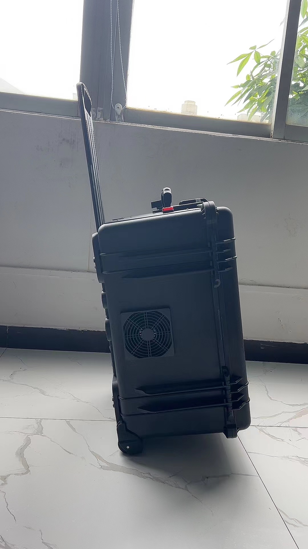 东莞生态园手拉箱型移动通信干扰器